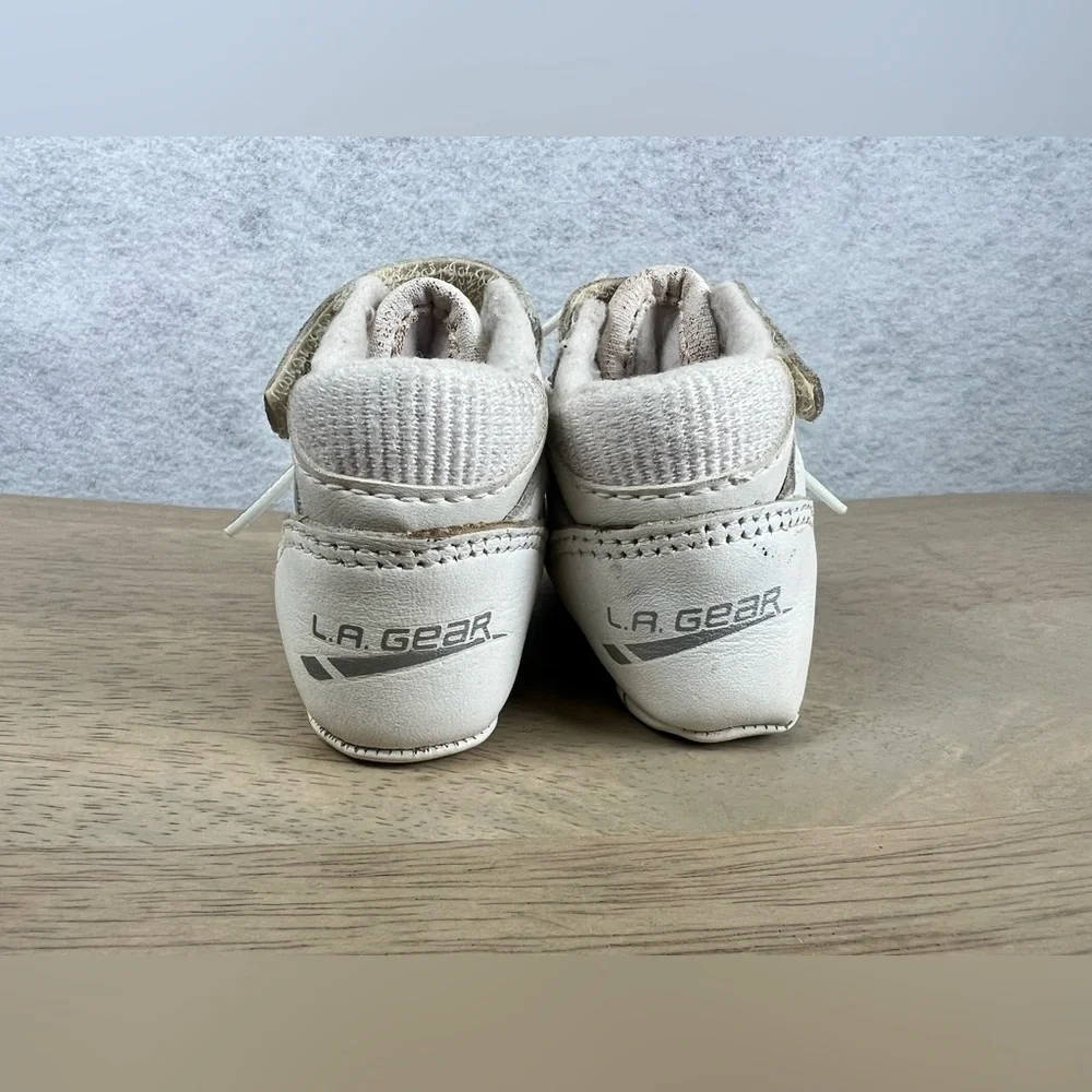 Vintage 90’s LA Gear White‎ Silver Infant Sneakers Size 1 Soft Bottom Crib Shoes